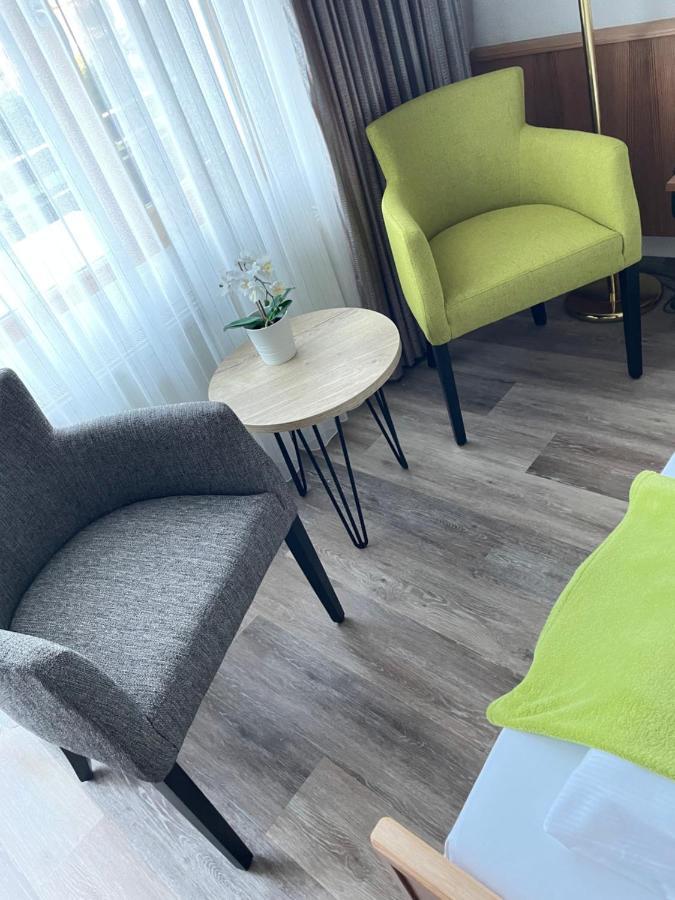 阿潘松尼酒店 鲁波尔丁 外观 照片